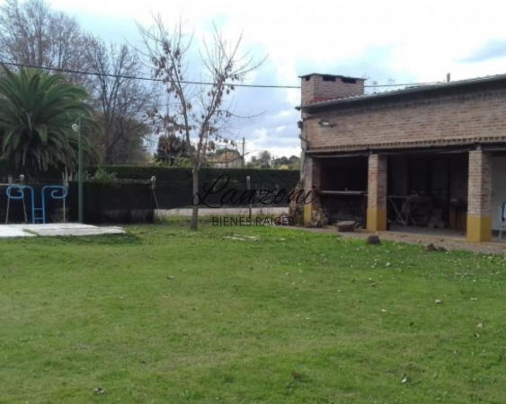 CASA QUINTA DE ESTILO MODERNO EN VILLA RUÍZ - Cód. LBR58CAS/Q/VR