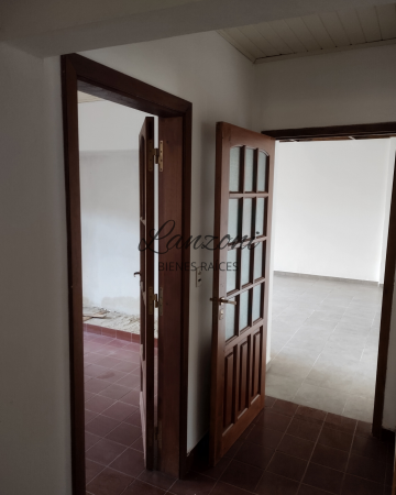 EXCELENTE INMUEBLE SOBRE COLECTORA SUR - Cod. LBR143CAS/CHA