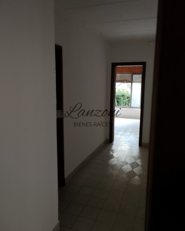 EXCELENTE INMUEBLE SOBRE COLECTORA SUR - Cod. LBR143CAS/CHA