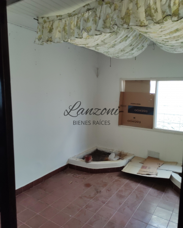 EXCELENTE INMUEBLE SOBRE COLECTORA SUR - Cod. LBR143CAS/CHA