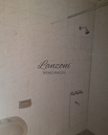 EXCELENTE INMUEBLE SOBRE COLECTORA SUR - Cod. LBR143CAS/CHA