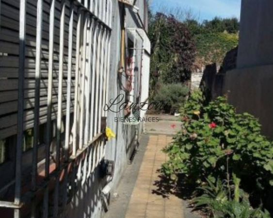 VIVIENDA EN BARRIO LANUSSE, CIUDAD DE LUJAN - Cod. LBR11CAS