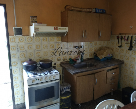 VIVIENDA UNIFAMILIAR SOBRE INTERSECCION - Cod.LBR66CAS