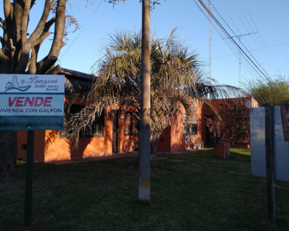 VIVIENDA UNIFAMILIAR SOBRE INTERSECCION - Cod.LBR66CAS