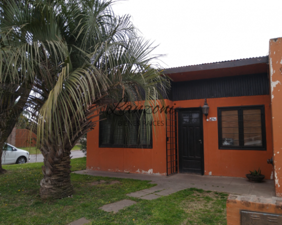 VIVIENDA UNIFAMILIAR SOBRE INTERSECCION - Cod.LBR66CAS