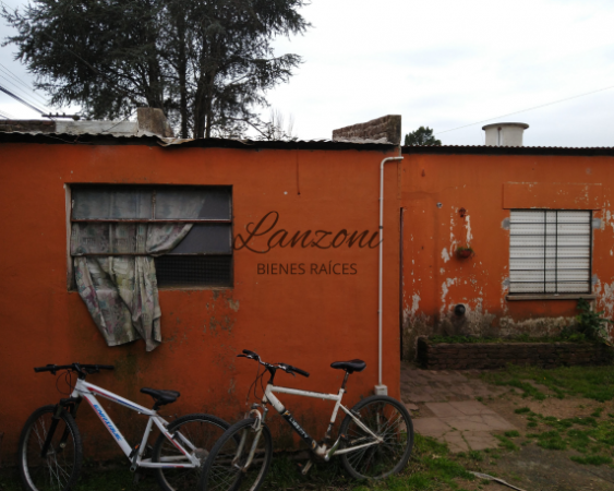 VIVIENDA UNIFAMILIAR SOBRE INTERSECCION - Cod.LBR66CAS