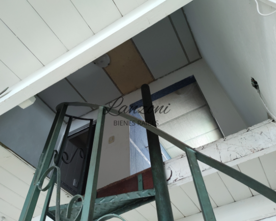 RIVADAVIA AL 700, VENTA DE IMPECABLE LOCAL COMERCIAL EN PLENO CENTRO DE LA CIUDAD - Cod. LBR84LOC