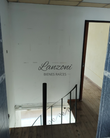 RIVADAVIA AL 700, VENTA DE IMPECABLE LOCAL COMERCIAL EN PLENO CENTRO DE LA CIUDAD - Cod. LBR84LOC