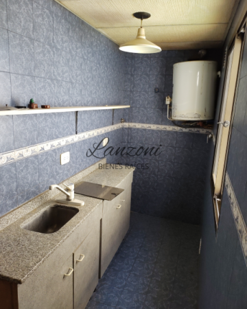 RIVADAVIA AL 700, VENTA DE IMPECABLE LOCAL COMERCIAL EN PLENO CENTRO DE LA CIUDAD - Cod. LBR84LOC