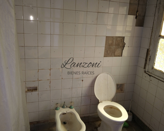 PROPIEDAD EN VENTA SOBRE RUTA NACIONAL n°7 - Cod.LBR68aCAS/LOT 