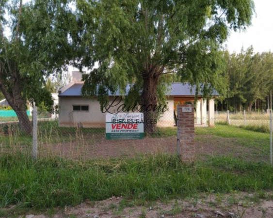 CÁLIDA Y MODERNA CASA QUINTA A 100MTRS. DE LA AV. SCULLY - Cód. LBR108CAS/Q