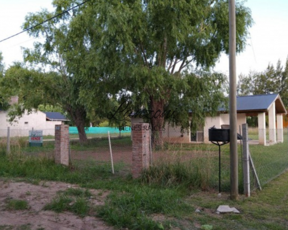 CÁLIDA Y MODERNA CASA QUINTA A 100MTRS. DE LA AV. SCULLY - Cód. LBR108CAS/Q