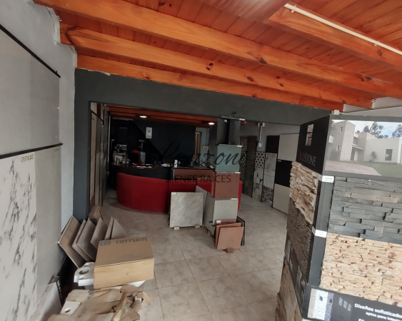 INTERESANTE GALPON UBICADO A METROS DE COLECTORA NORTE - Cod. LBR148GAL