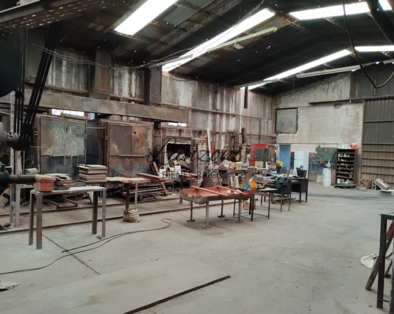 INTERESANTE GALPON UBICADO A METROS DE COLECTORA NORTE - Cod. LBR148GAL