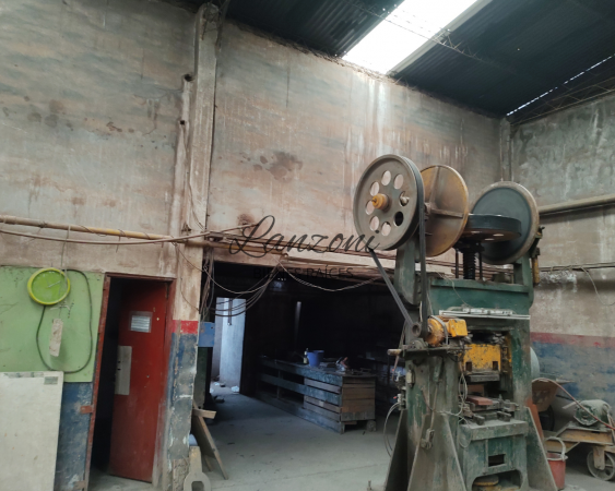 INTERESANTE GALPON UBICADO A METROS DE COLECTORA NORTE - Cod. LBR148GAL