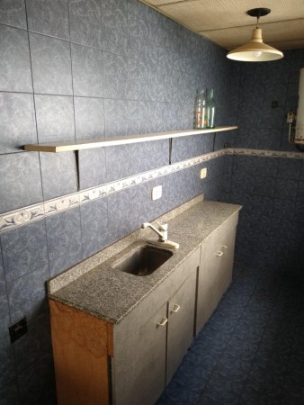 RIVADAVIA AL 700, VENTA DE IMPECABLE LOCAL COMERCIAL EN PLENO CENTRO DE LA CIUDAD - Cod. LBR84LOC