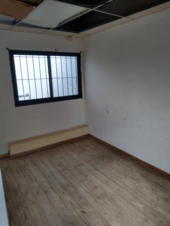 RIVADAVIA AL 700, VENTA DE IMPECABLE LOCAL COMERCIAL EN PLENO CENTRO DE LA CIUDAD - Cod. LBR84LOC