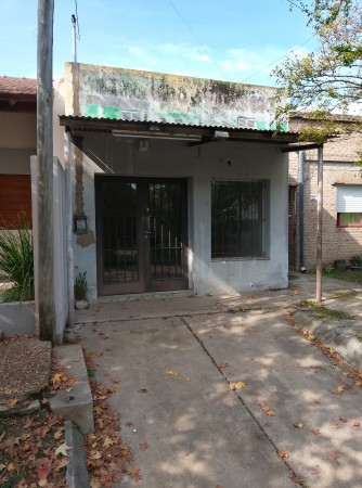 IMPORTANTE CASA CON LOCAL