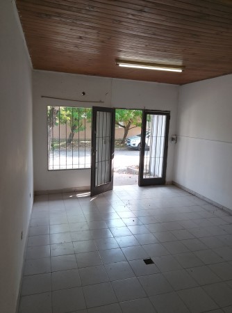 IMPORTANTE CASA CON LOCAL