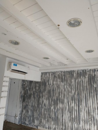 RIVADAVIA AL 700, VENTA DE IMPECABLE LOCAL COMERCIAL EN PLENO CENTRO DE LA CIUDAD - Cod. LBR84LOC